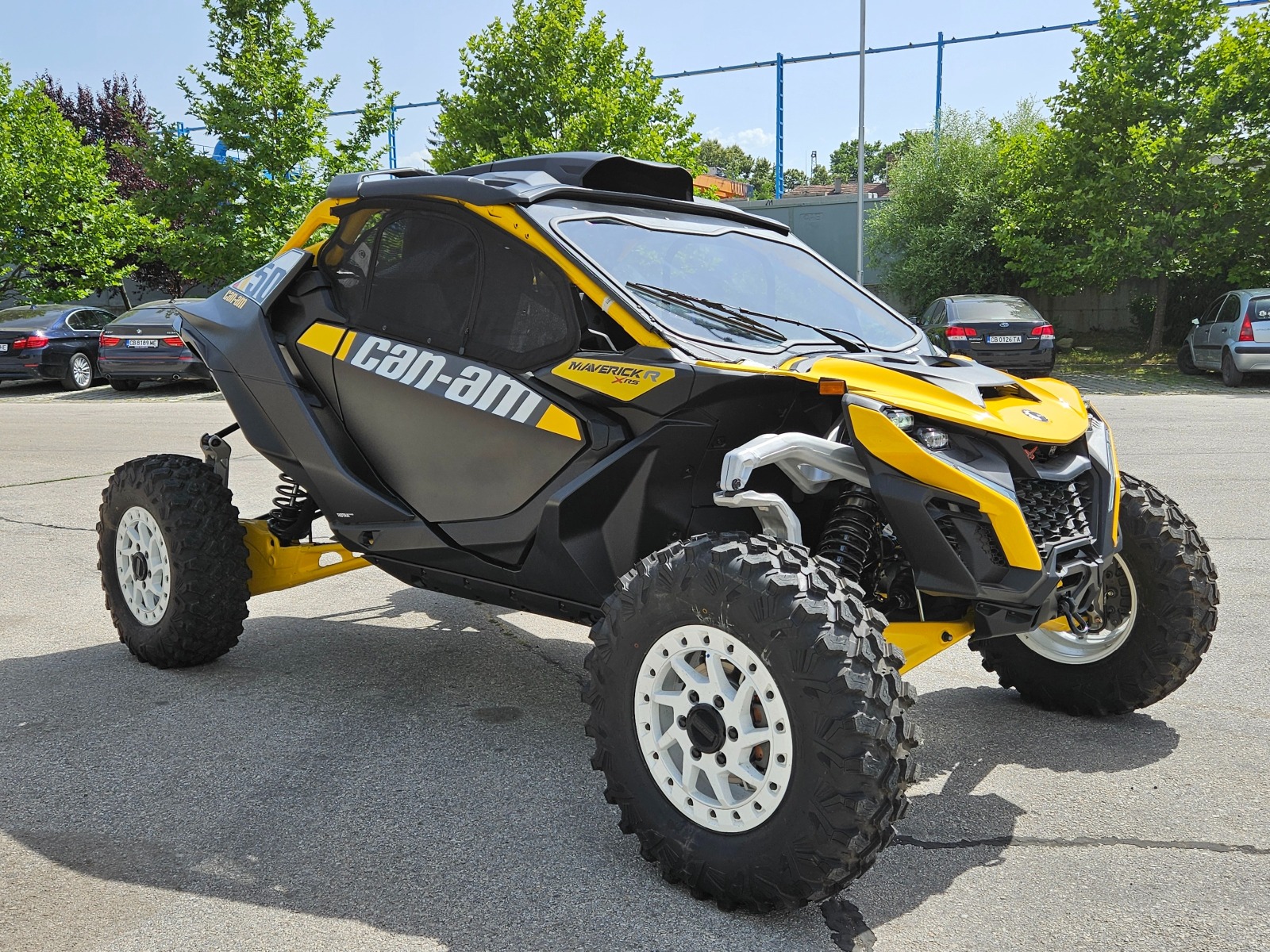 Can-Am Maverick R RS 240к.с. ЧИСТО НОВ!!!Carbon Black and Yellow - изображение 7