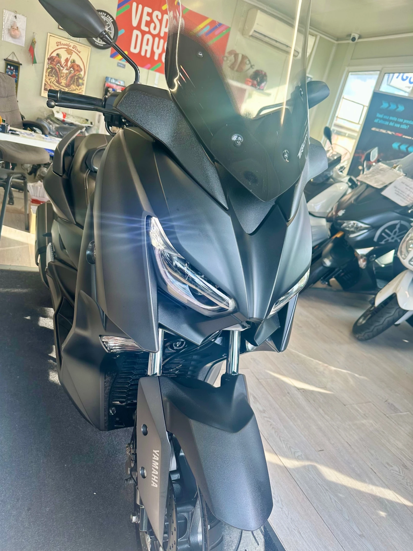Yamaha X-max 300i ABS/TC/LED 10.2022г.