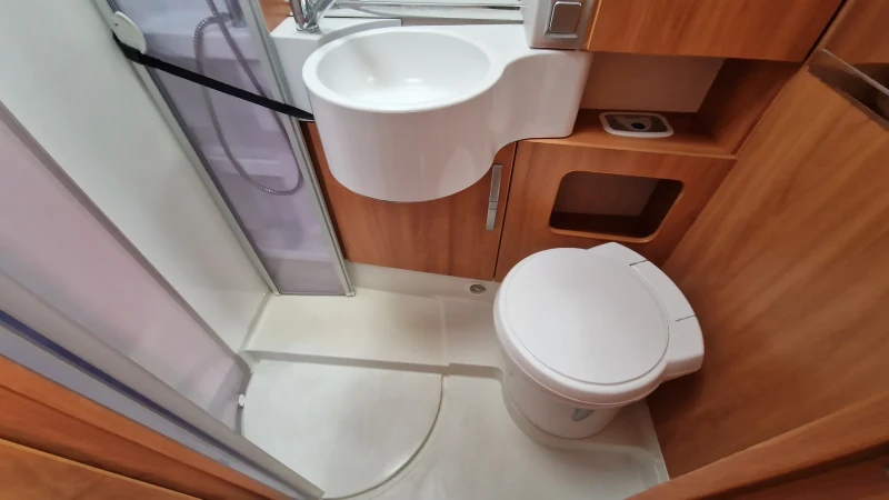 Кемпер HYMER / ERIBA 514 CL, снимка 11 - Каравани и кемпери - 50991054