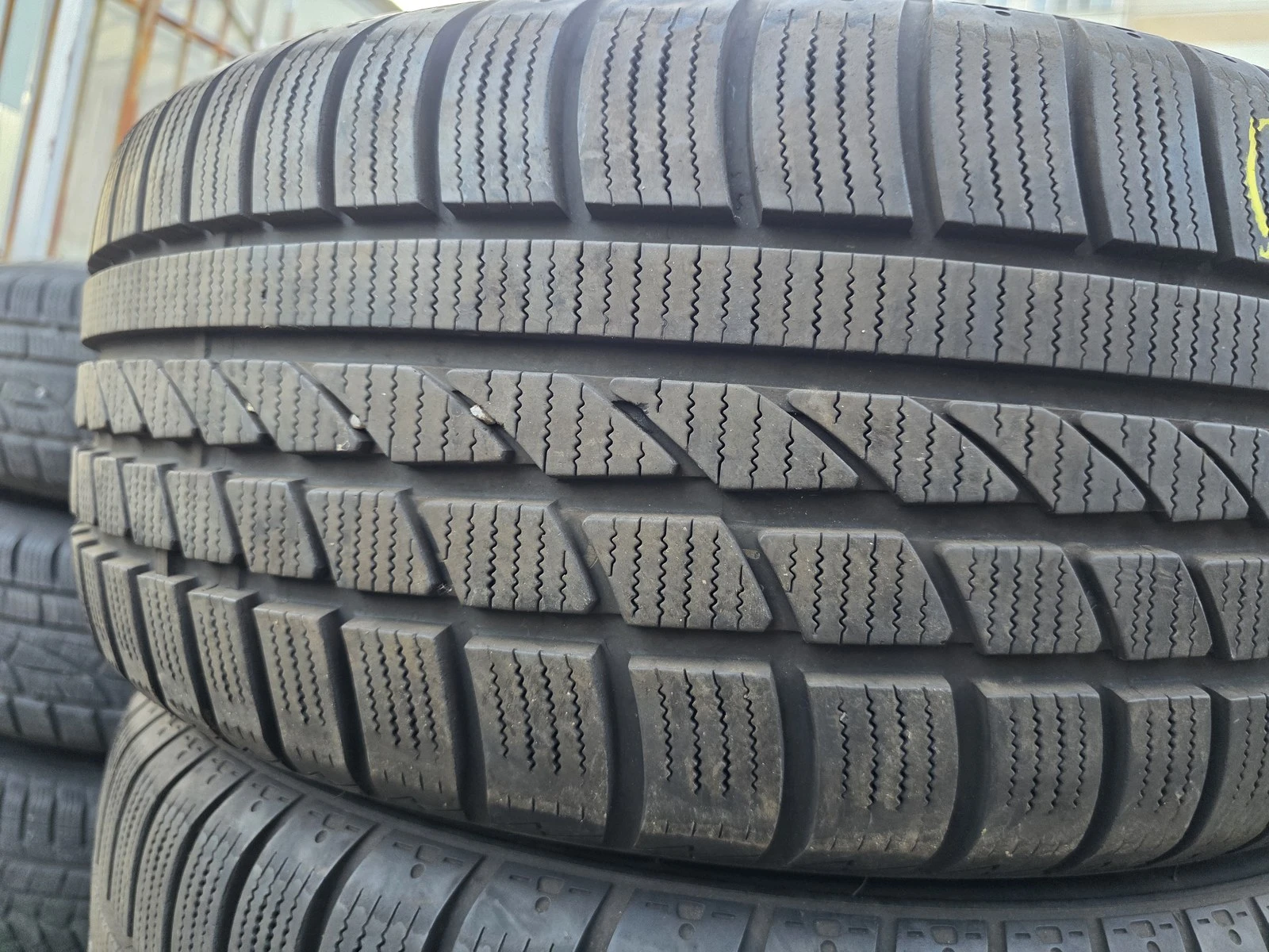 Гуми Зимни 215/55R16