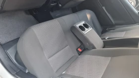 Toyota Auris 1, 8hibrid, снимка 11