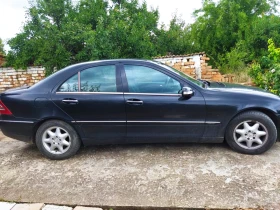 Mercedes-Benz 220, снимка 3