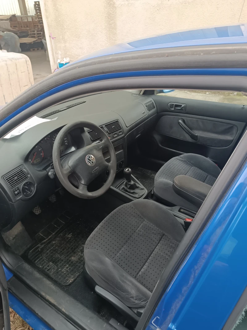 VW Golf 1.6 SR, снимка 9 - Автомобили и джипове - 48597476