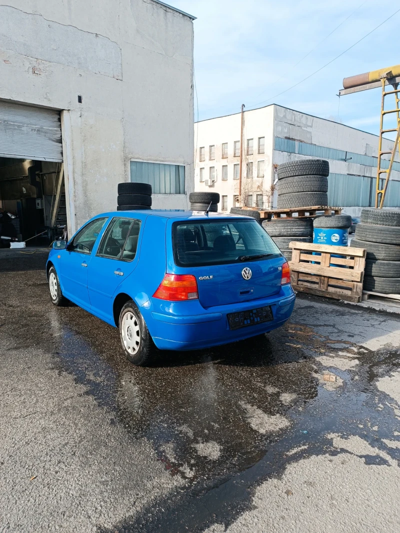 VW Golf 1.6 SR, снимка 4 - Автомобили и джипове - 48597476