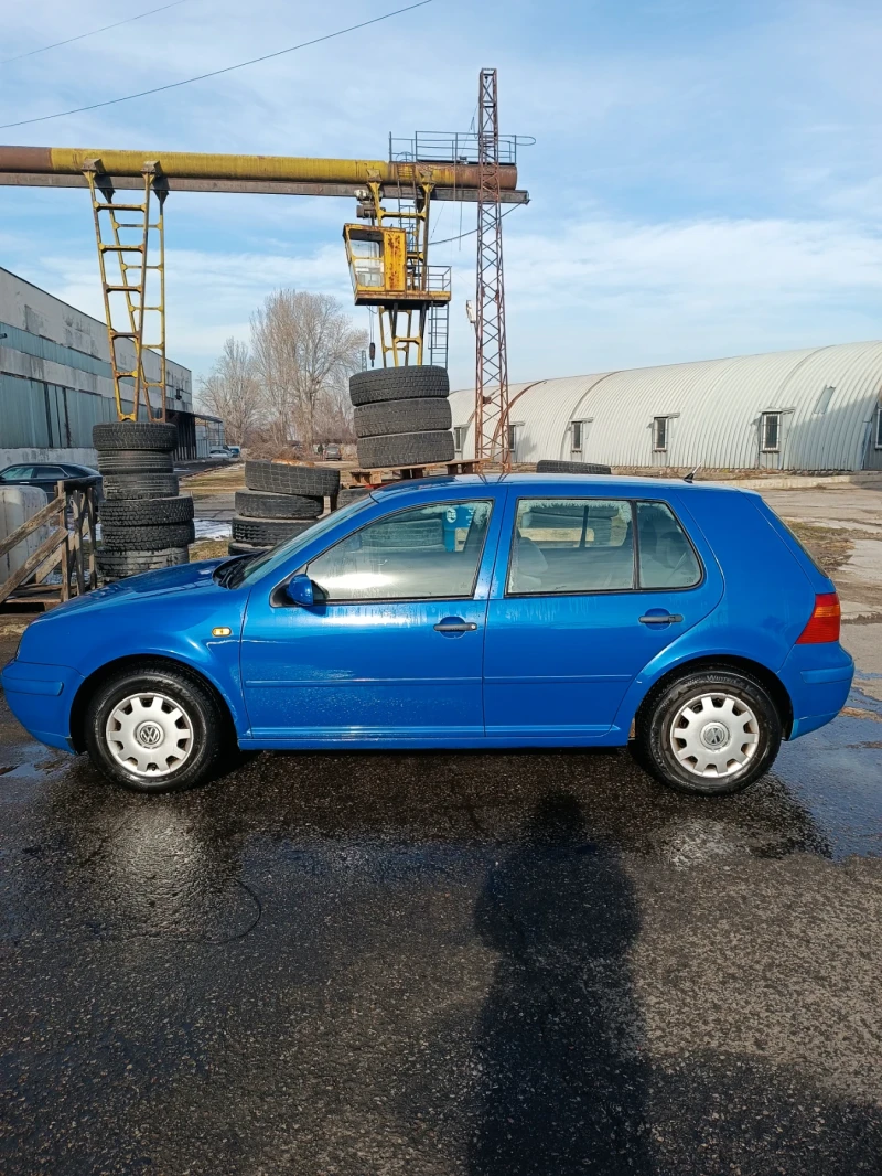 VW Golf 1.6 SR, снимка 3 - Автомобили и джипове - 48597476