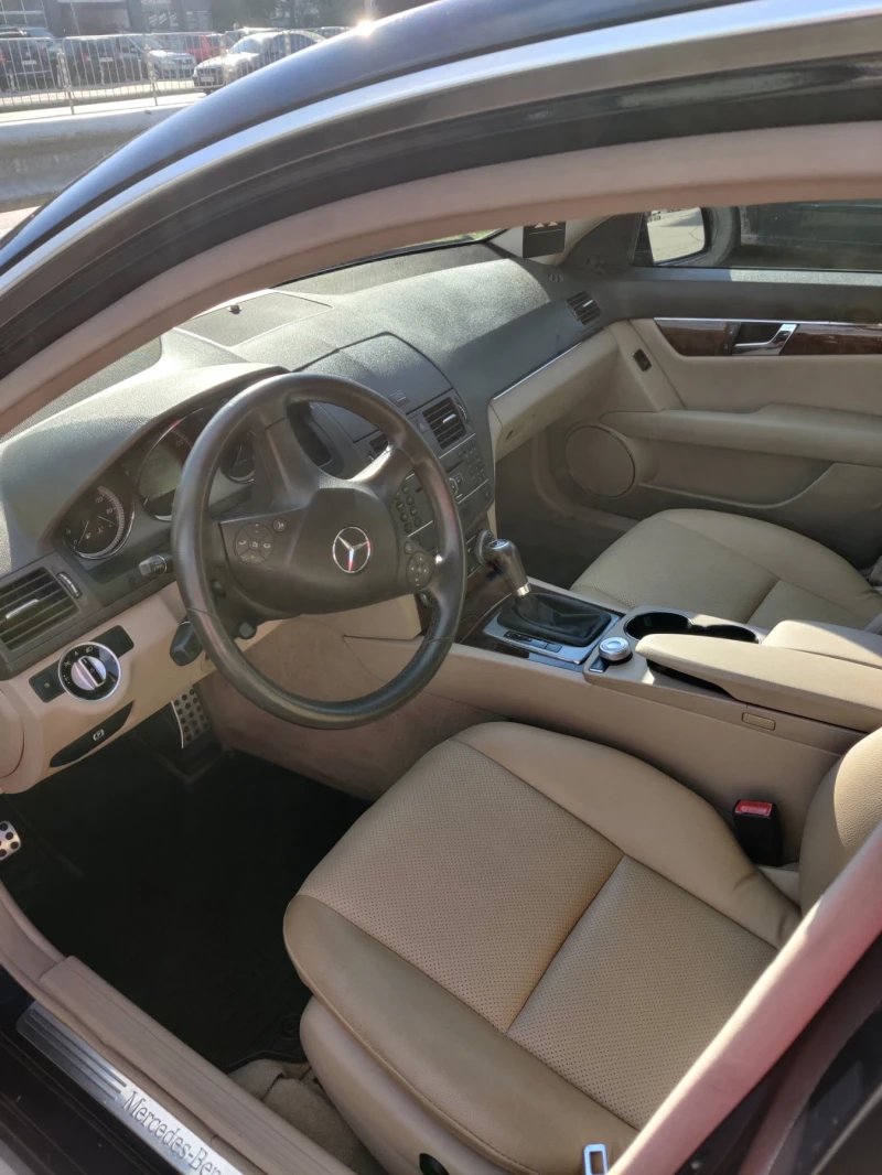 Mercedes-Benz C 300 4MATIC , снимка 4 - Автомобили и джипове - 52487124