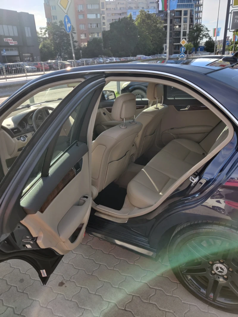 Mercedes-Benz C 300 4MATIC , снимка 5 - Автомобили и джипове - 52487124