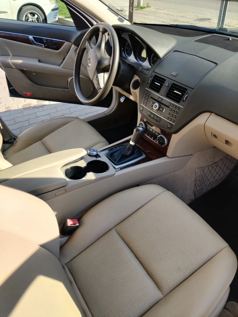 Mercedes-Benz C 300 4MATIC , снимка 7 - Автомобили и джипове - 52487124