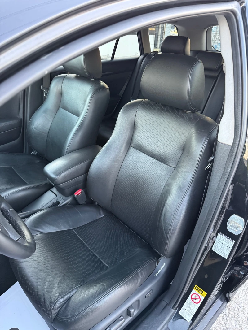 Toyota Avensis 2.0D-4D TRAVELLER FACELIFT НАВИ КОЖА , снимка 12 - Автомобили и джипове - 51738509