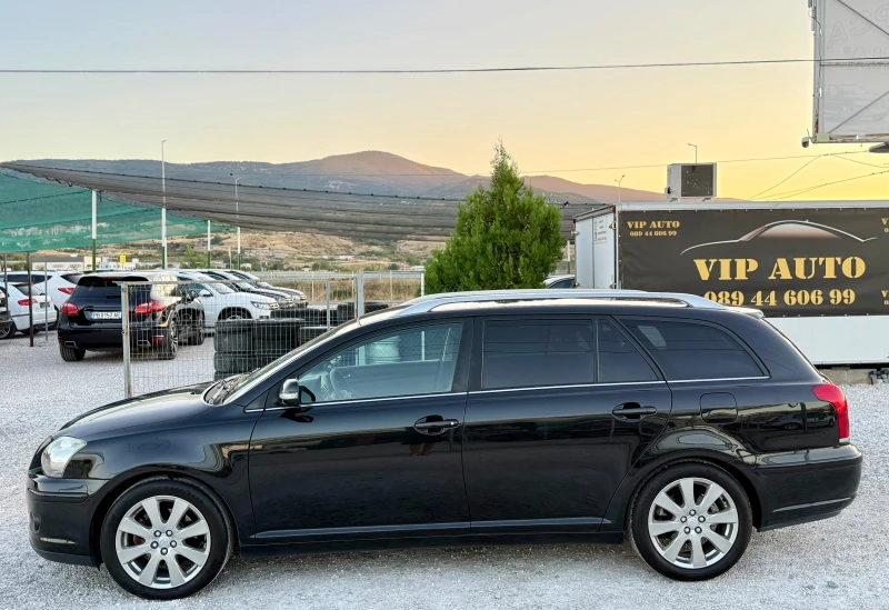 Toyota Avensis 2.0D-4D TRAVELLER FACELIFT НАВИ КОЖА , снимка 8 - Автомобили и джипове - 51738509