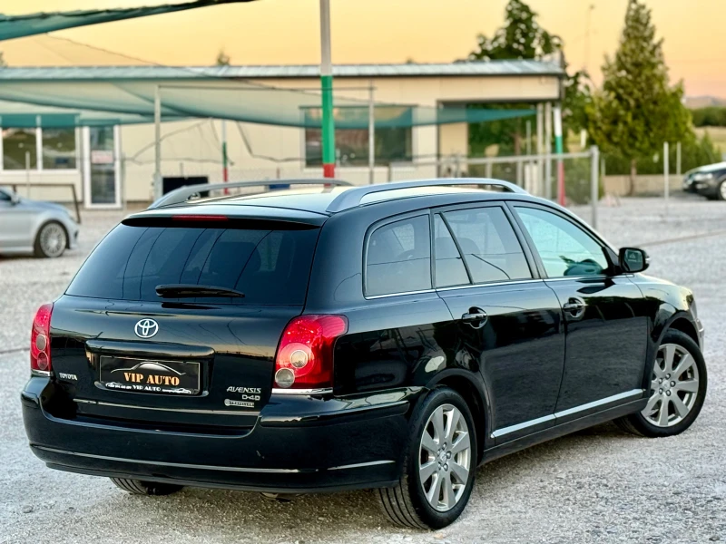 Toyota Avensis 2.0D-4D TRAVELLER FACELIFT НАВИ КОЖА , снимка 3 - Автомобили и джипове - 51738509