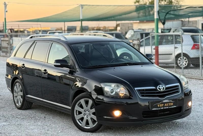 Toyota Avensis 2.0D-4D TRAVELLER FACELIFT НАВИ КОЖА , снимка 2 - Автомобили и джипове - 51738509