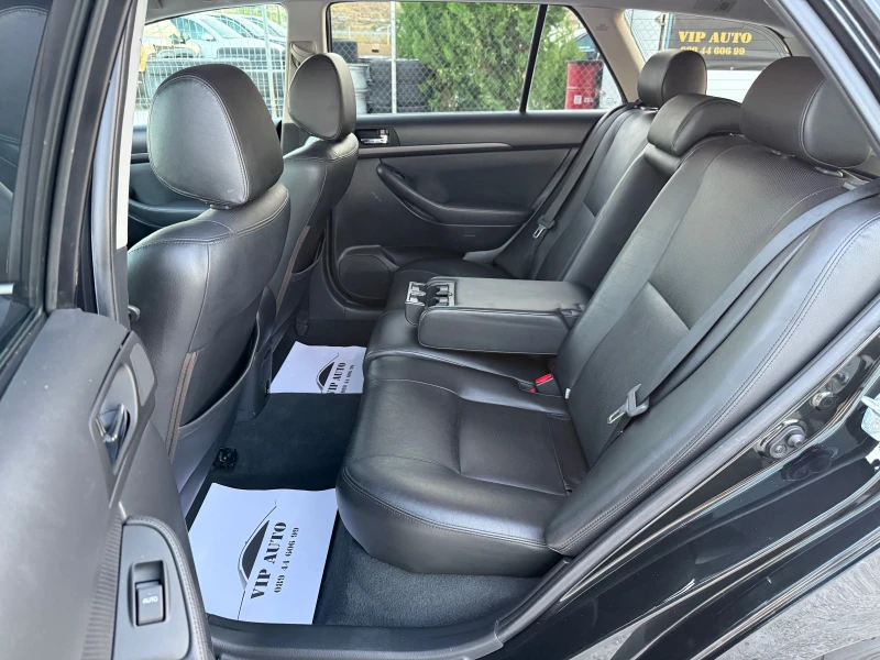 Toyota Avensis 2.0D-4D TRAVELLER FACELIFT НАВИ КОЖА , снимка 10 - Автомобили и джипове - 51738509