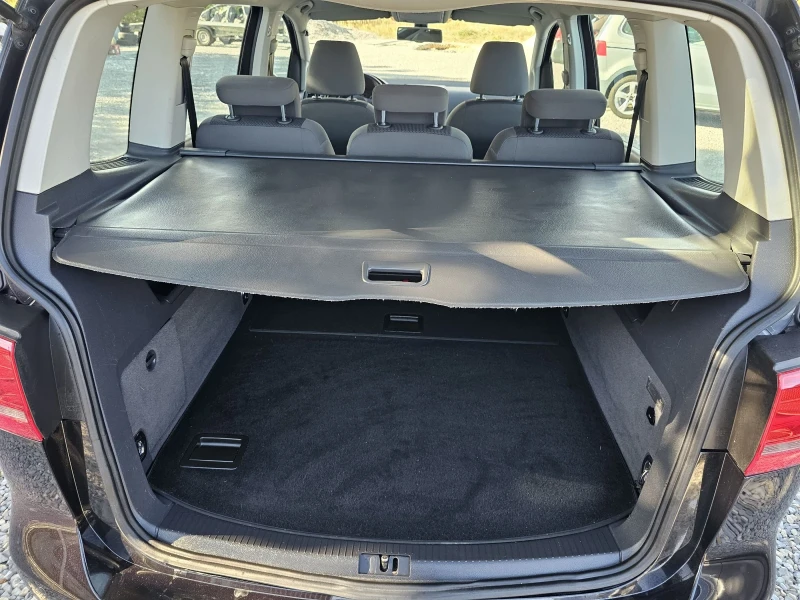 VW Touran 1.6tdi 105k.c 6 skorosti Navi Led, снимка 16 - Автомобили и джипове - 51952464