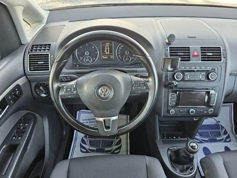 VW Touran 1.6tdi 105k.c 6 skorosti Navi Led, снимка 12 - Автомобили и джипове - 51952464
