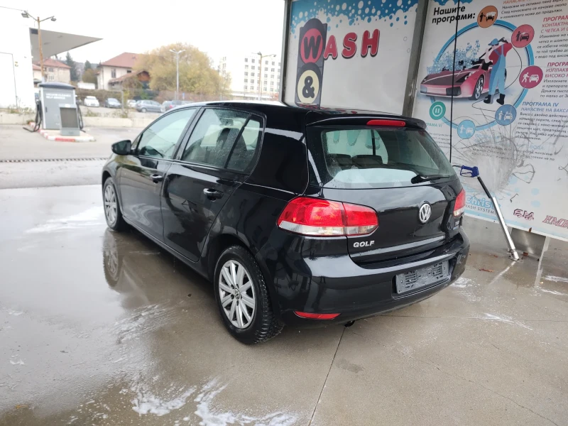 VW Golf 1.6 tdi, снимка 11 - Автомобили и джипове - 52344202