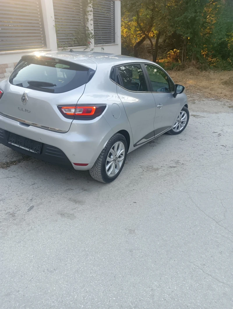 Renault Clio, снимка 2 - Автомобили и джипове - 52552723