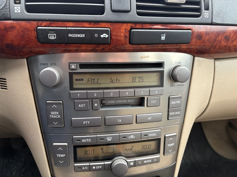 Toyota Avensis, снимка 8 - Автомобили и джипове - 53303820