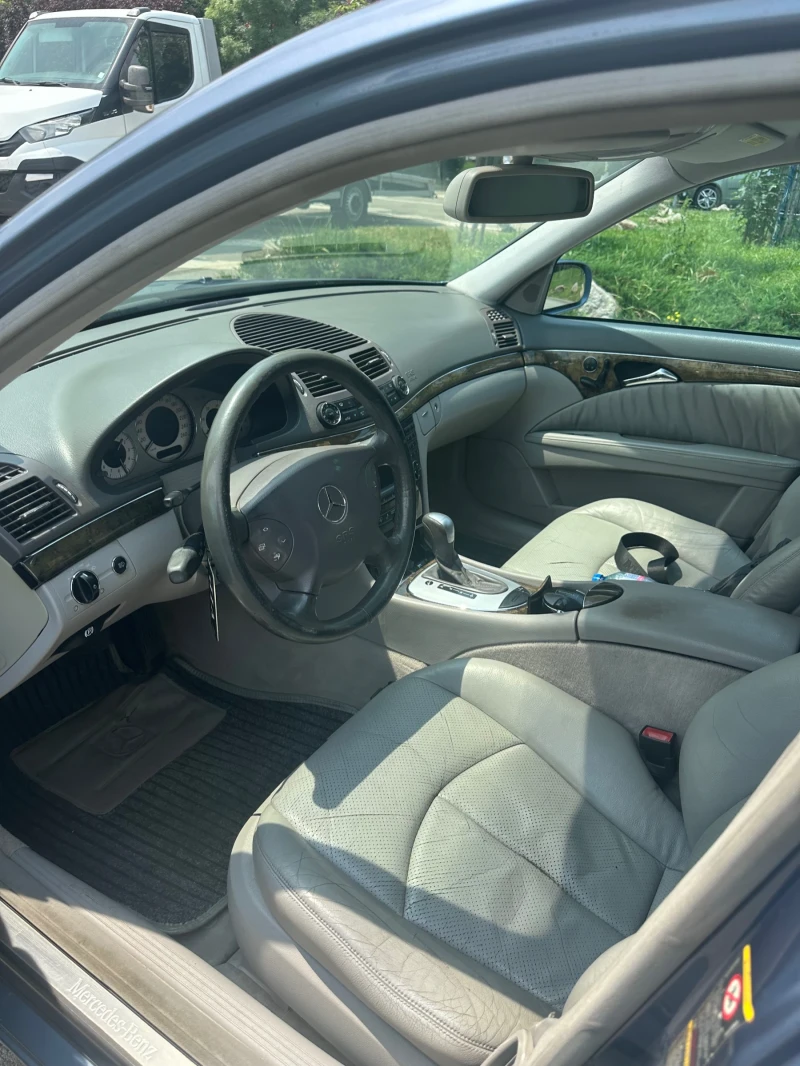 Mercedes-Benz E 270, снимка 7 - Автомобили и джипове - 53373808