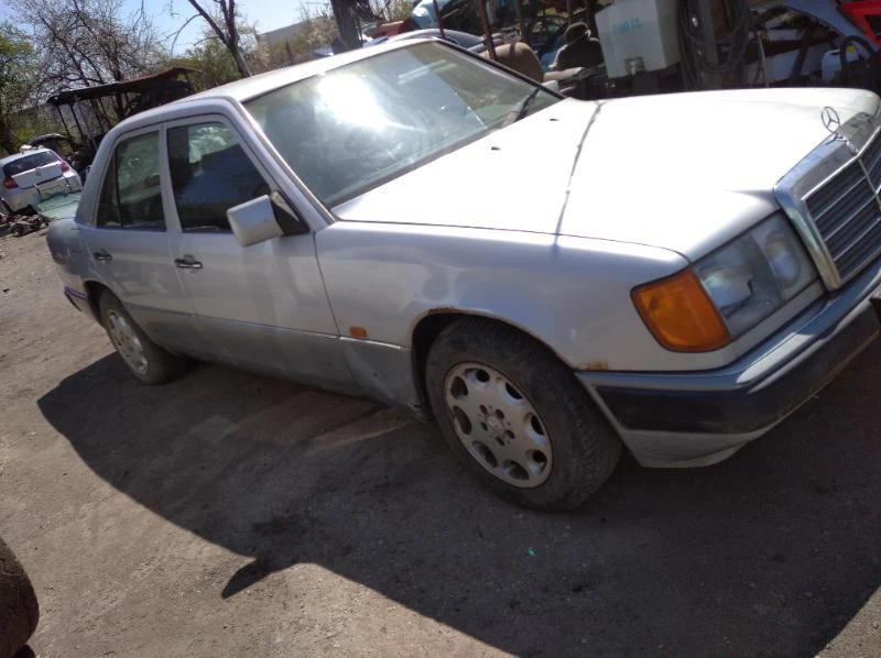 Mercedes-Benz 124 200i, снимка 3 - Автомобили и джипове - 45189102