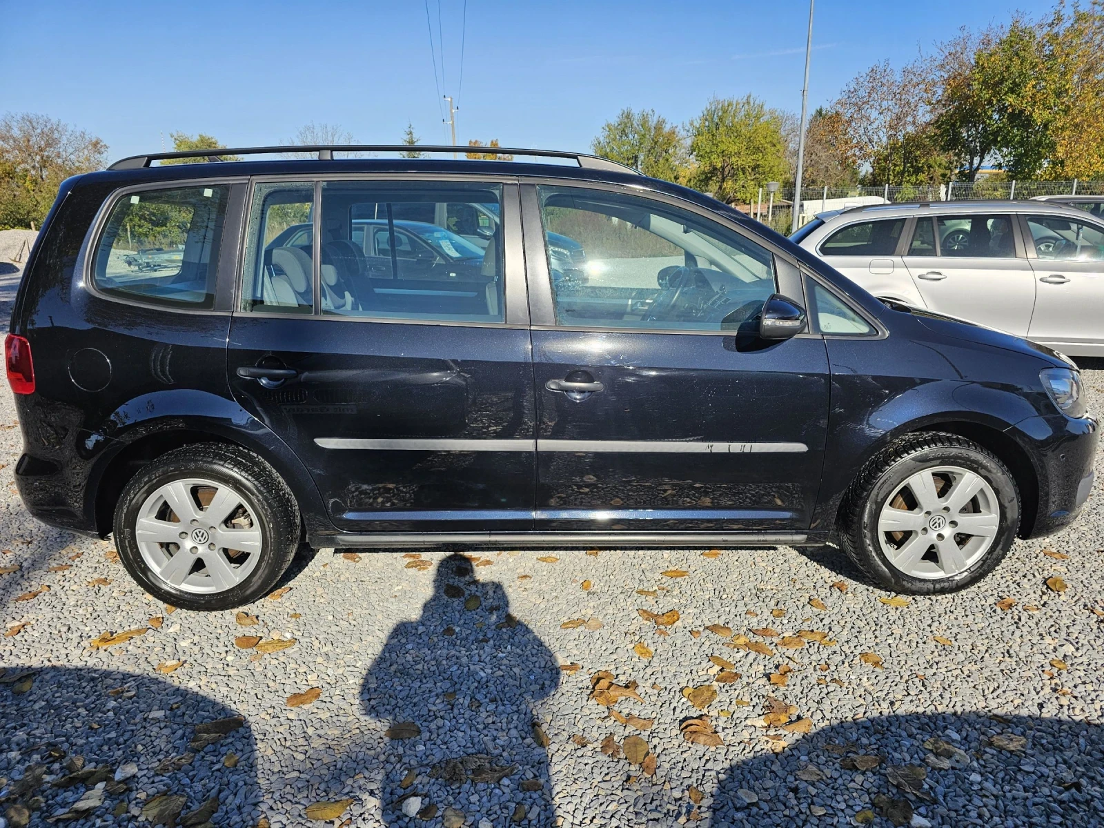VW Touran 1.6tdi 105k.c 6 skorosti Navi Led - изображение 4