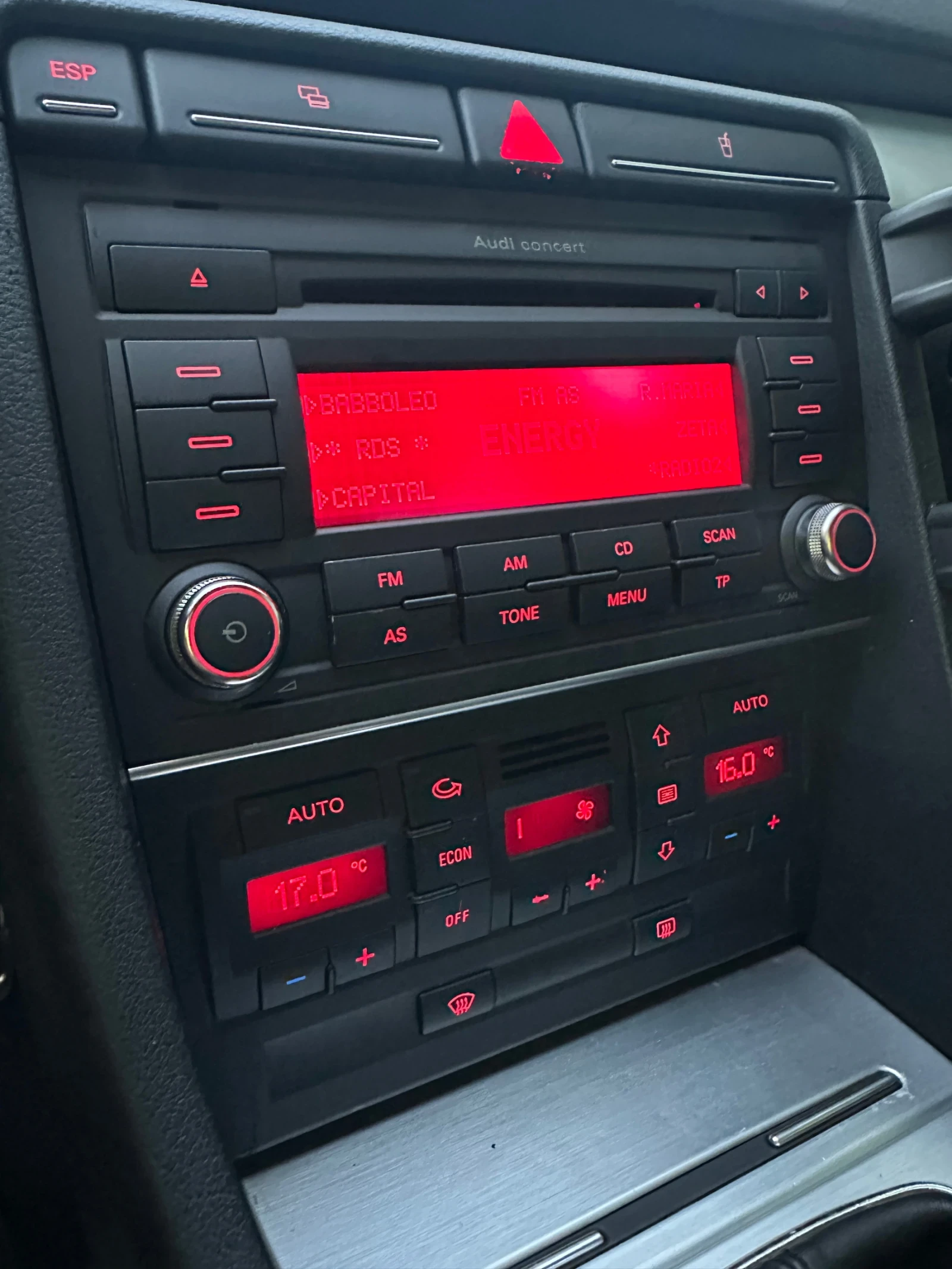 Audi A4 2.0TDI S-Line - изображение 9