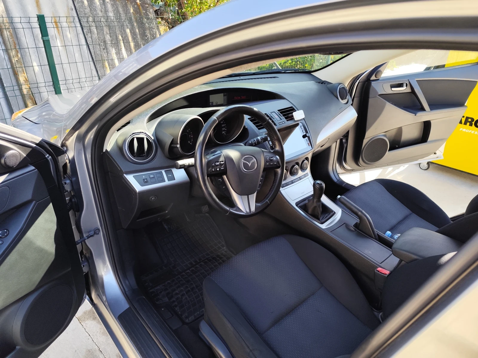 Mazda 3 1.6i - изображение 9