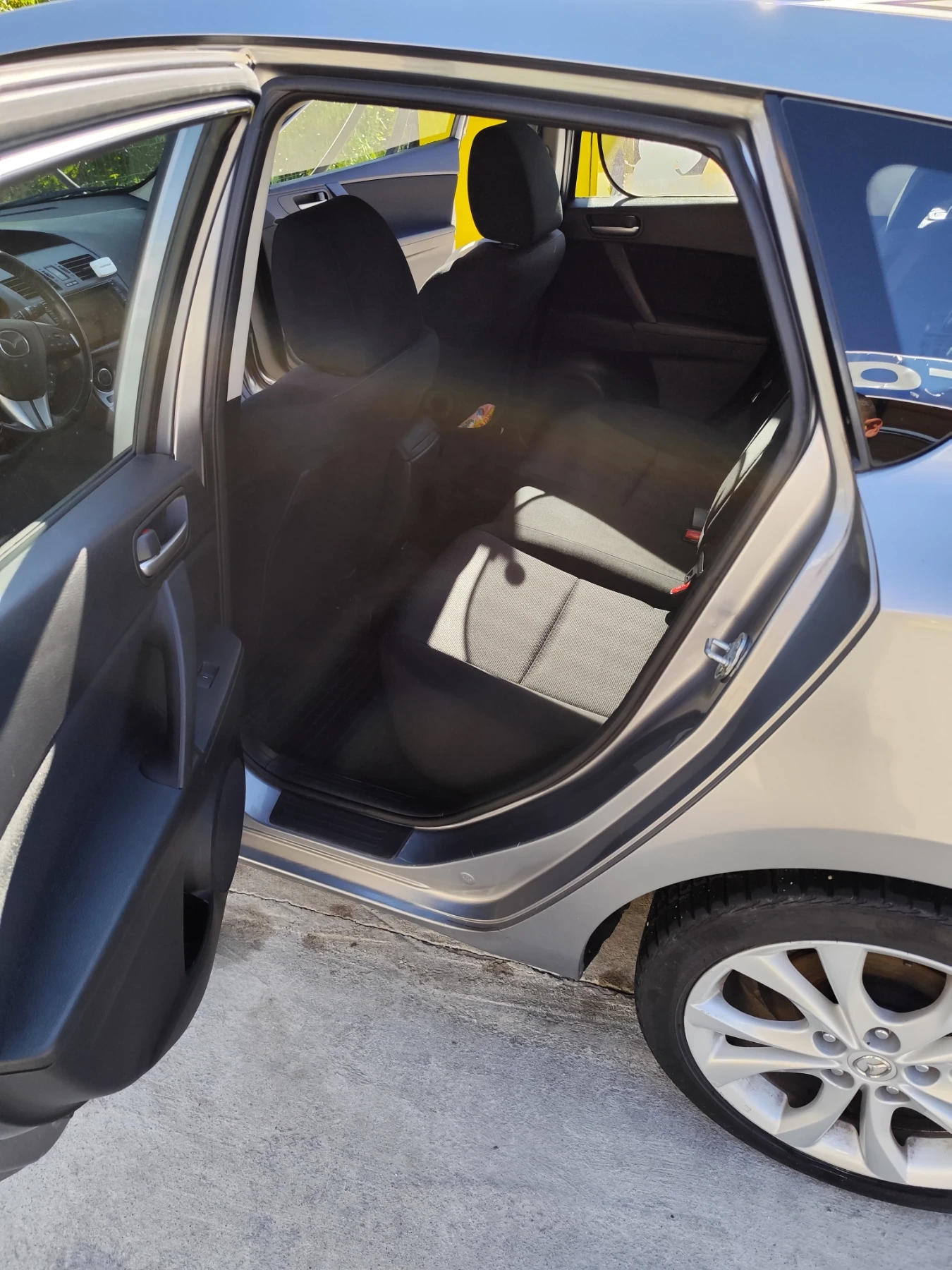 Mazda 3 1.6i | Mobile.bg � ����������� 11