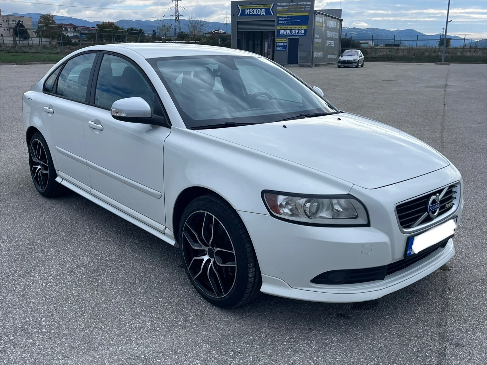 Volvo S40 2.0 D3 R-Design FACELIFT  | Mobile.bg   3