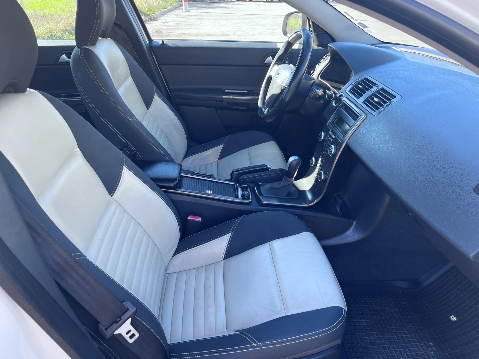 Volvo S40 2.0 D3 R-Design FACELIFT  | Mobile.bg   10