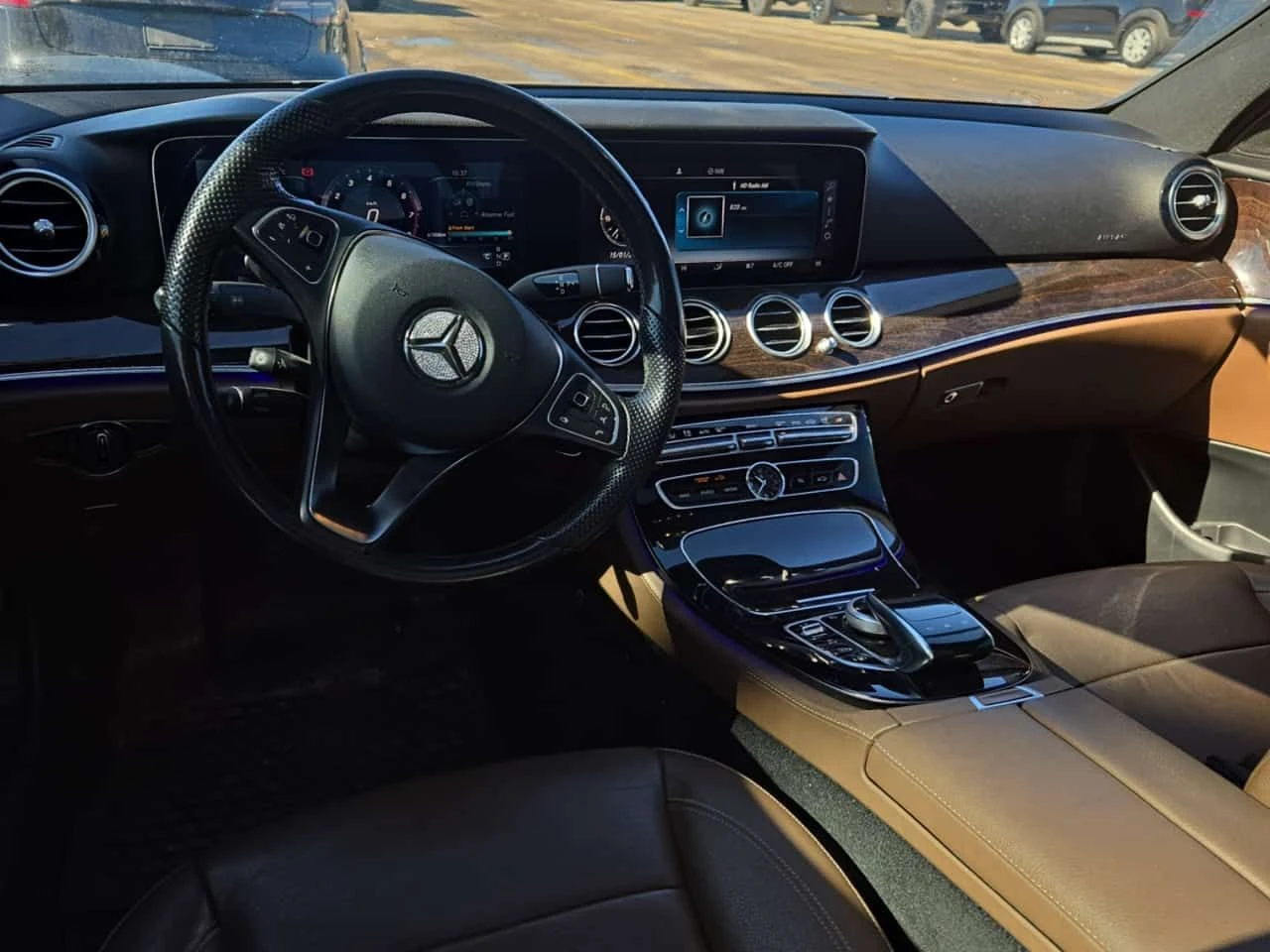 Mercedes-Benz E 400 CARFAX /Кожа/Нави/Подгрев/Пано/Кафяв салон, снимка 6 - Автомобили и джипове - 54000890