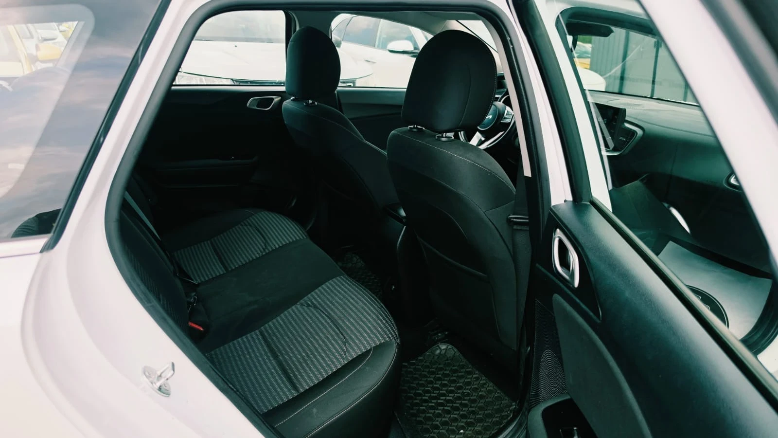 Kia Ceed, снимка 10 - Автомобили и джипове - 54462641