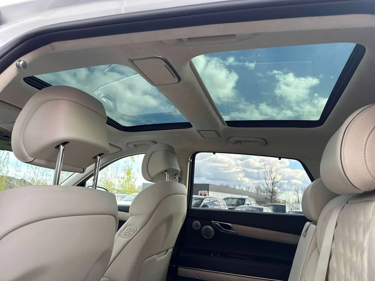 Genesis GV80 * 3.5T Prestige * OБУДХВНАЕ* МАСАЖ* ДИСТРОНИК* ПАН, снимка 12 - Автомобили и джипове - 54527827