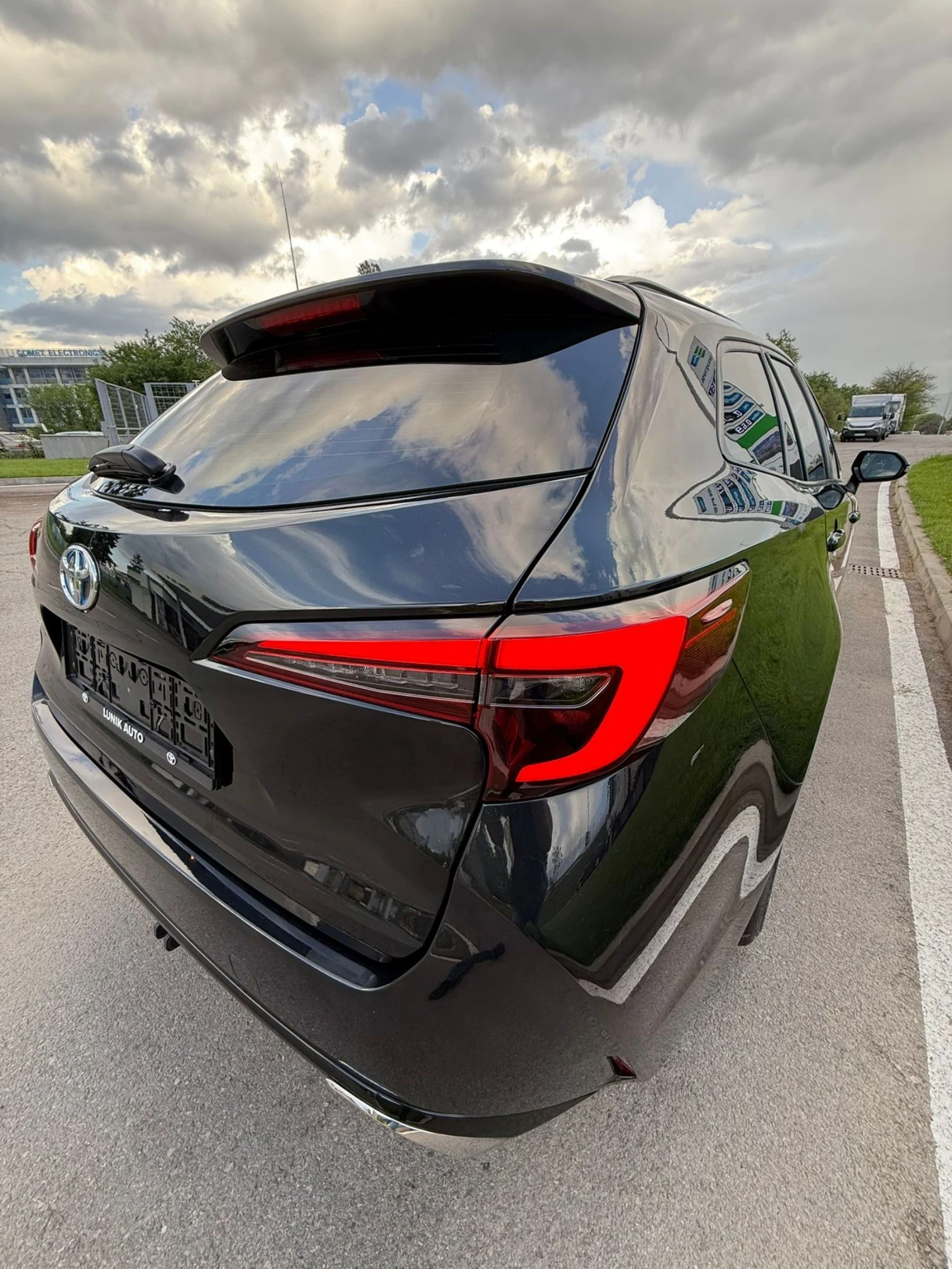 Toyota Corolla HYBRID, снимка 4 - Автомобили и джипове - 54569339