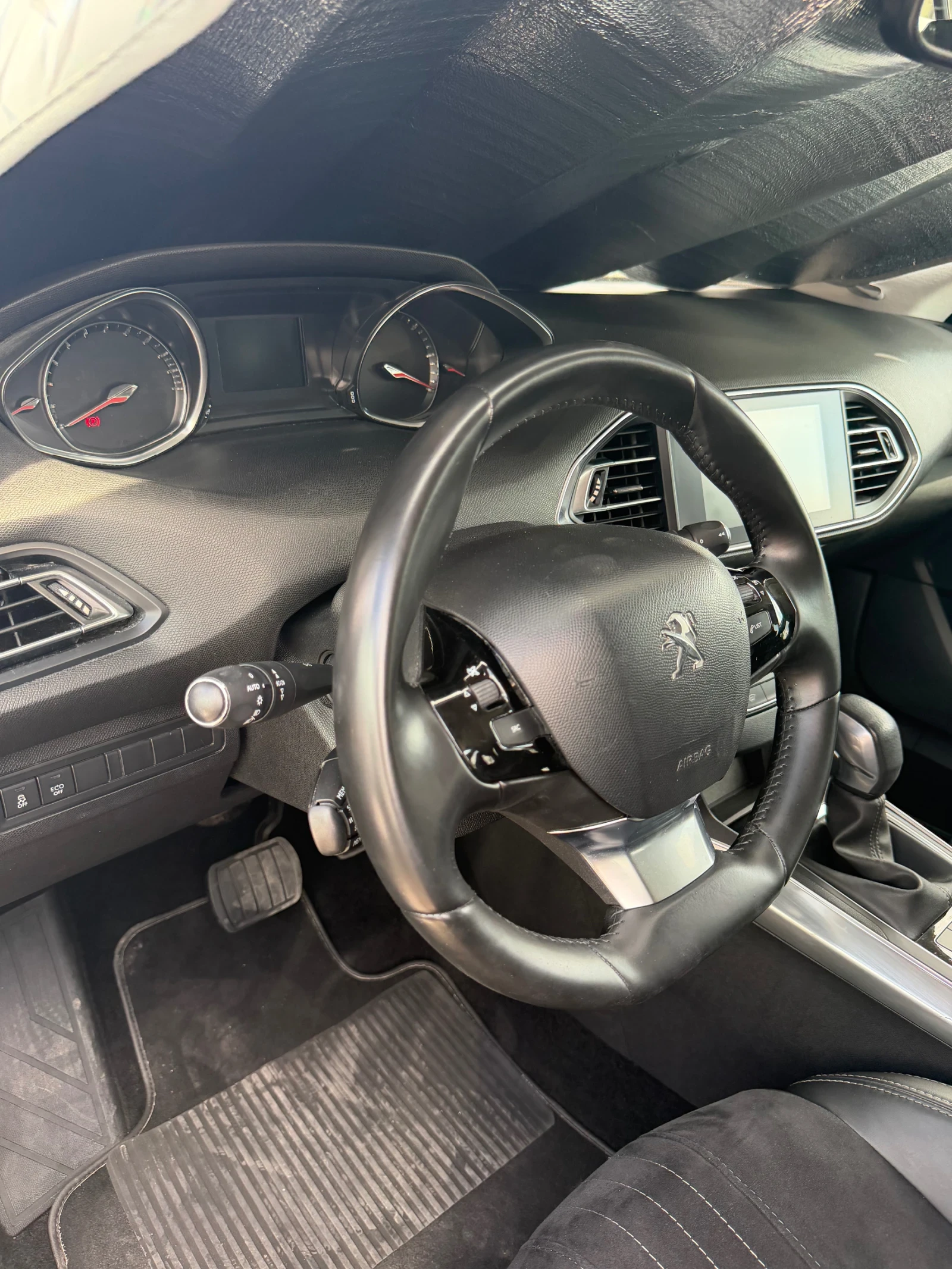 Peugeot 308 1.6HDI, снимка 9 - Автомобили и джипове - 54931744