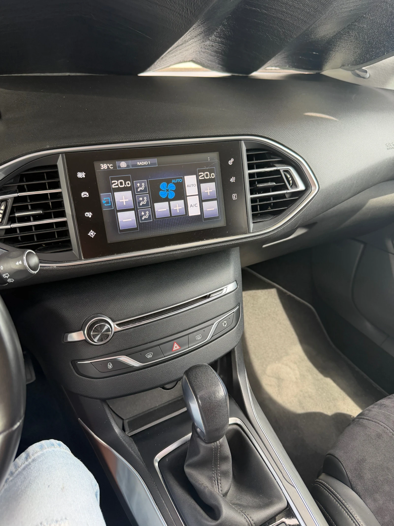 Peugeot 308 1.6HDI, снимка 7 - Автомобили и джипове - 54931744