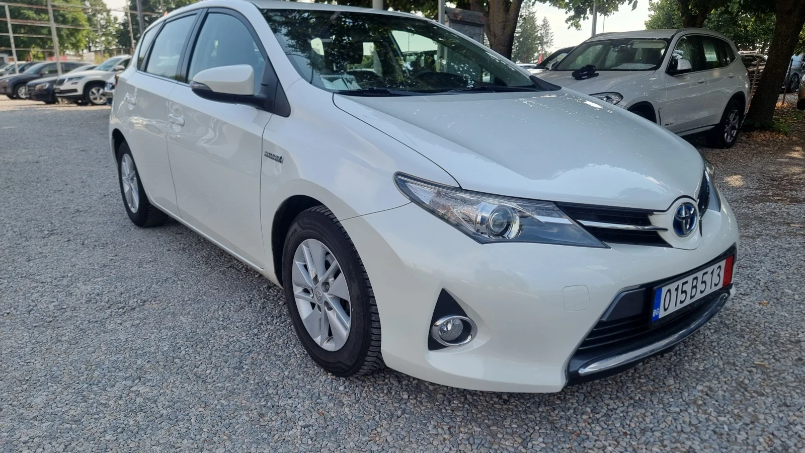 Toyota Auris 1, 8hibrid, снимка 3 - Автомобили и джипове - 55826138