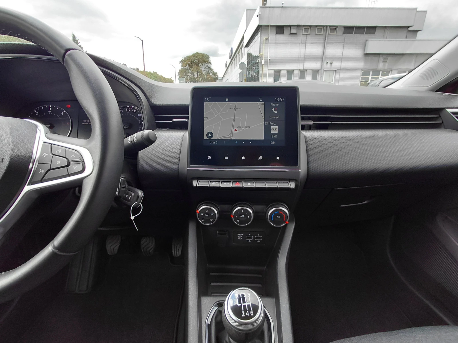 Renault Clio 1.5 dCi/100к.с/Equilibre, снимка 10 - Автомобили и джипове - 56271286
