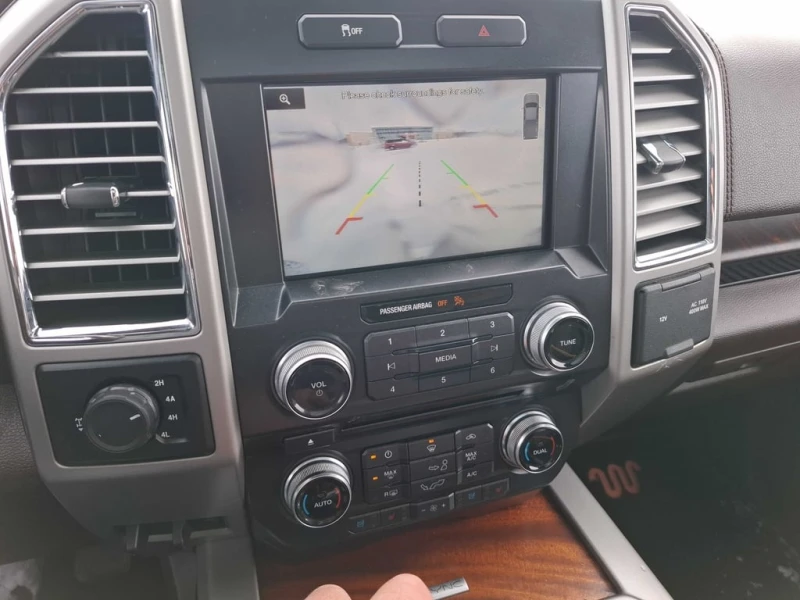 Ford F150 * 4WD SuperCrew 145" King Ranch * CARFAX * ЦЕН, снимка 11 - Автомобили и джипове - 52839550