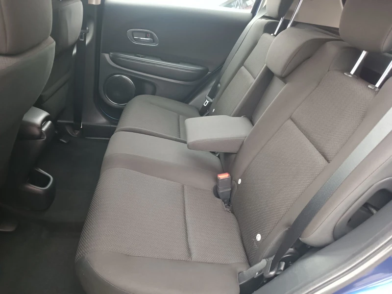 Honda Hr-v 1.5i, снимка 11 - Автомобили и джипове - 53456056