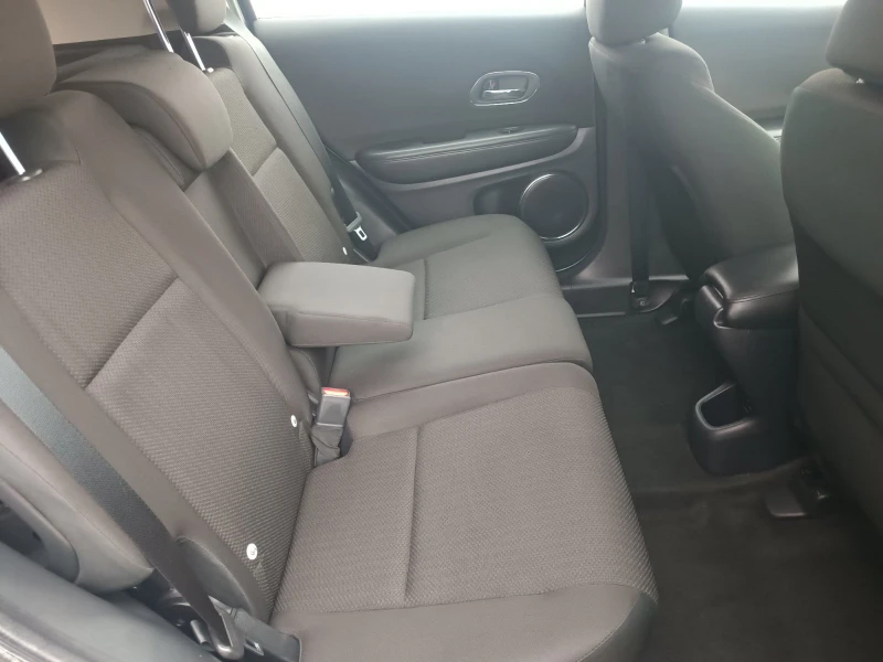 Honda Hr-v 1.5i, снимка 12 - Автомобили и джипове - 53456056