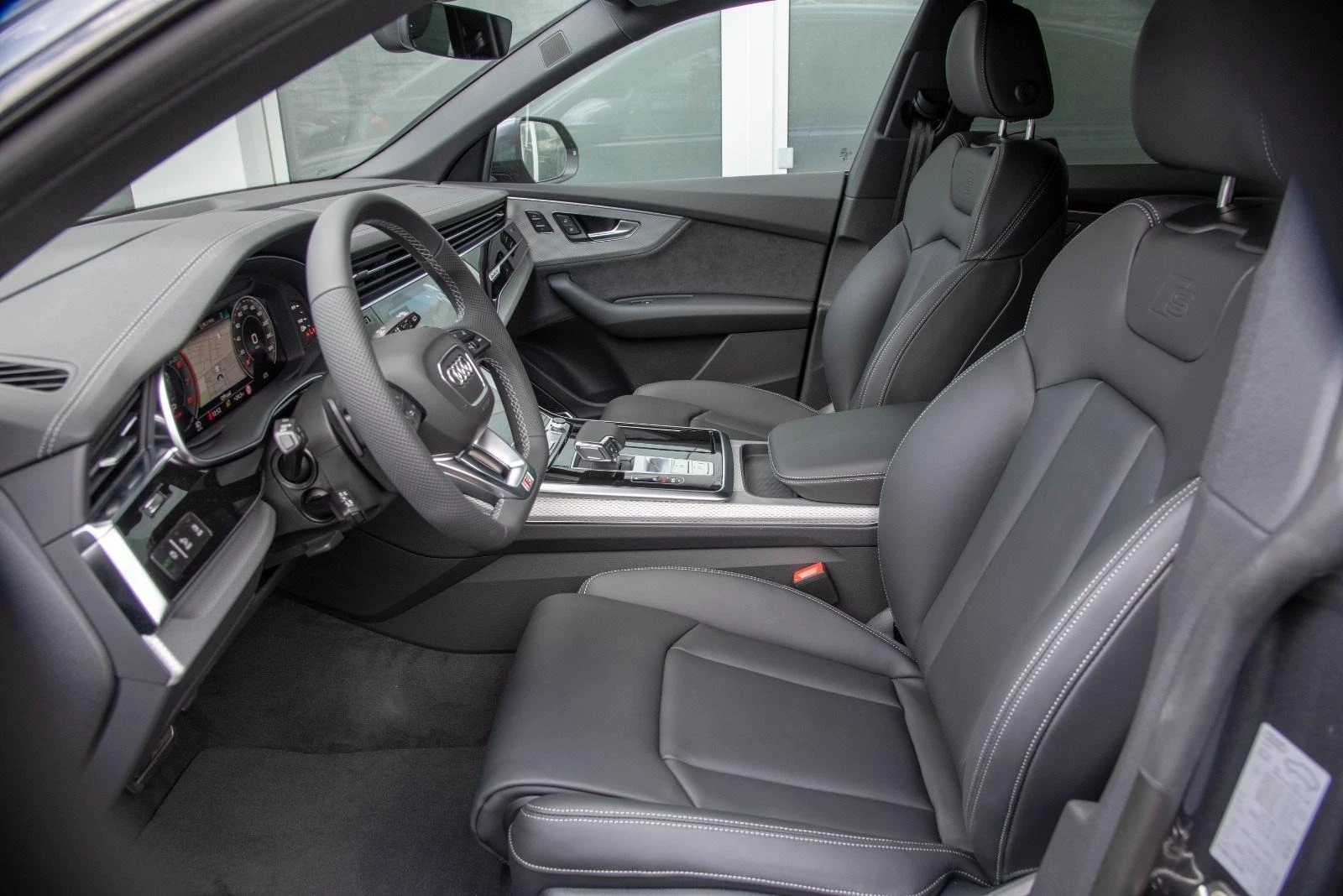 Audi Q8 55 TFSI/FACELIFT/S-LINE/B&O/HEAD UP/MATRIX/360 - изображение 7