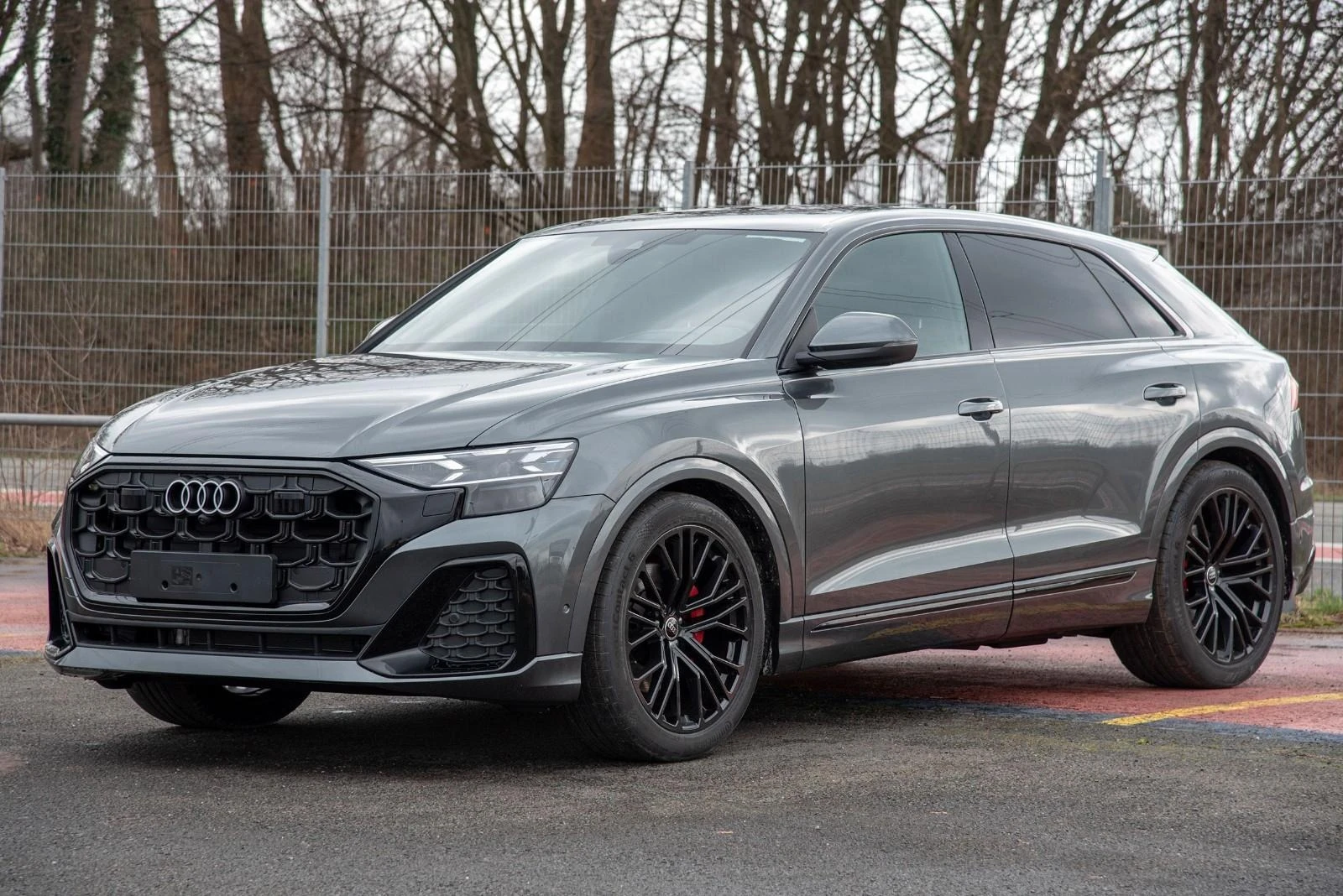 Audi Q8 55 TFSI/FACELIFT/S-LINE/B&O/HEAD UP/MATRIX/360 - изображение 3