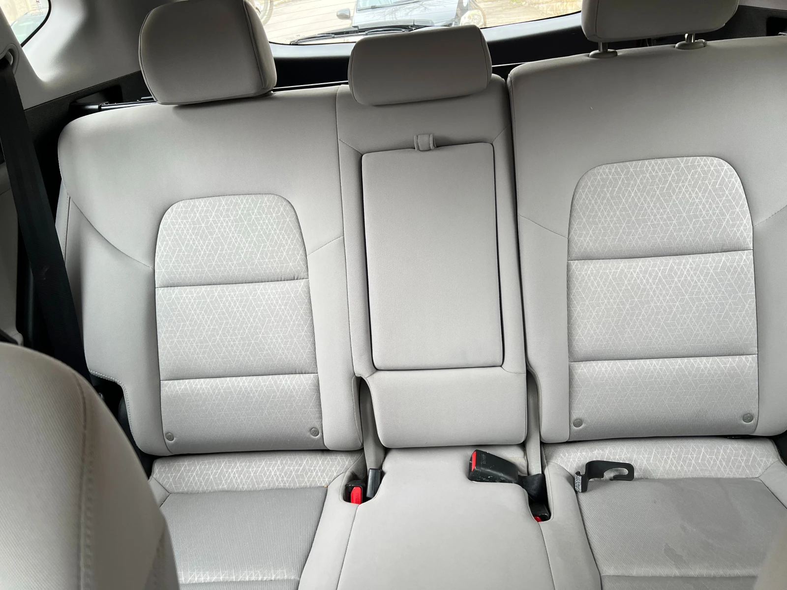 Hyundai Tucson 2.0 4х4, снимка 9 - Автомобили и джипове - 53655214