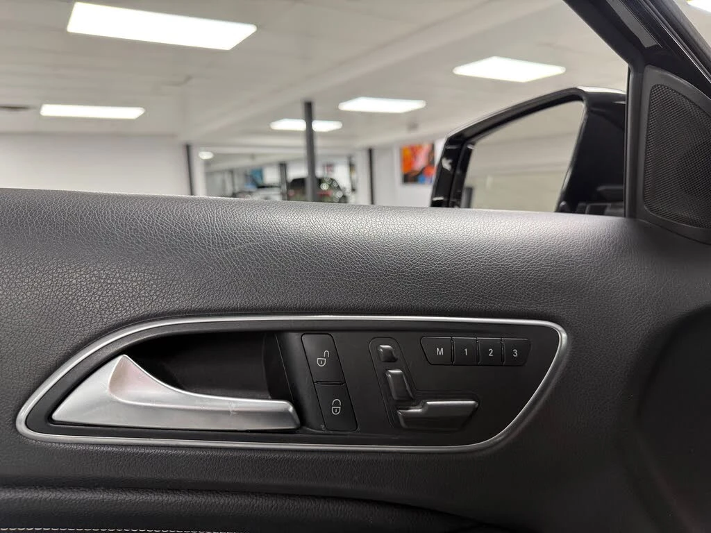 Mercedes-Benz GLA 250 4Matic* АвтоКредит* (ЦЕНА ДО БГ), снимка 13 - Автомобили и джипове - 53914218