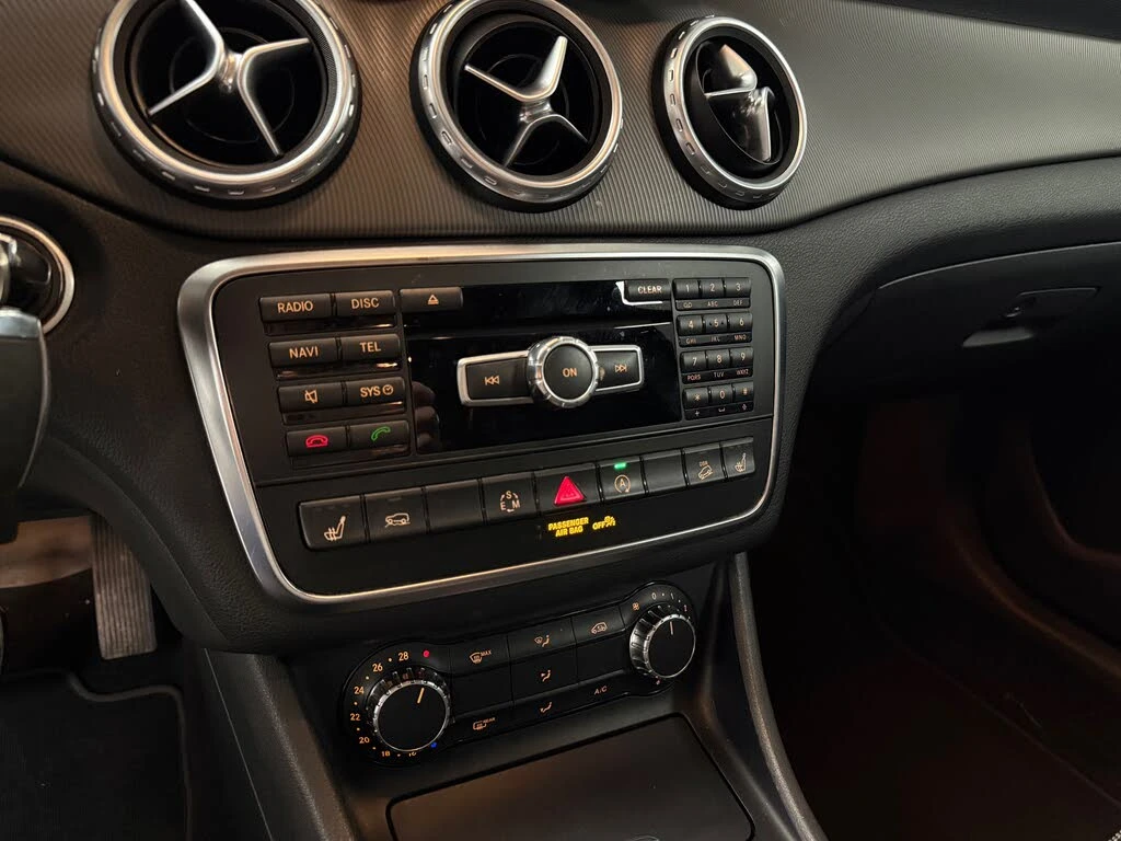 Mercedes-Benz GLA 250 4Matic* АвтоКредит* (ЦЕНА ДО БГ), снимка 12 - Автомобили и джипове - 53914218