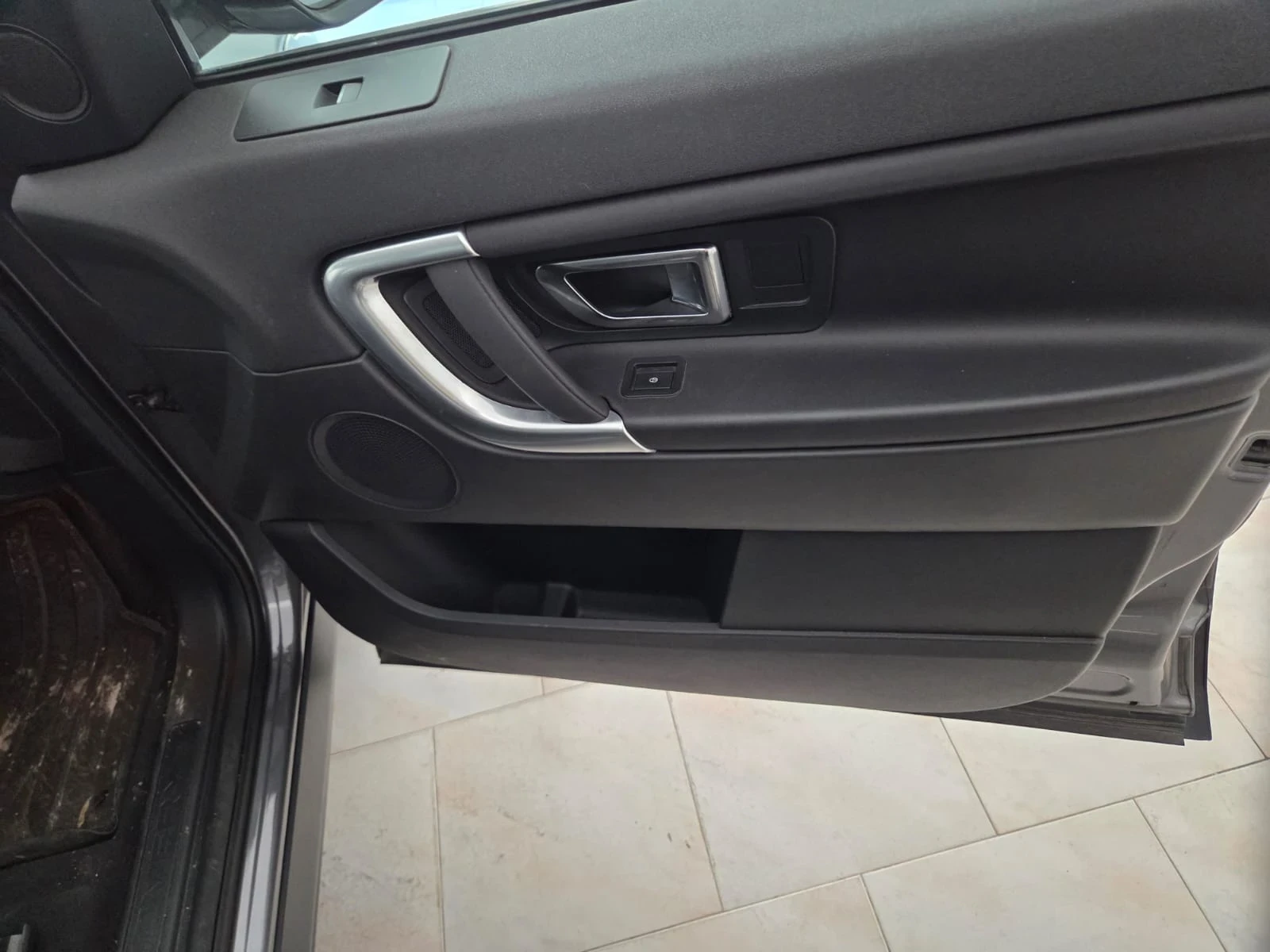 Land Rover Discovery Sport 2.0 TD4 Auto Business Ed. Premium SE, снимка 11 - Автомобили и джипове - 53976238