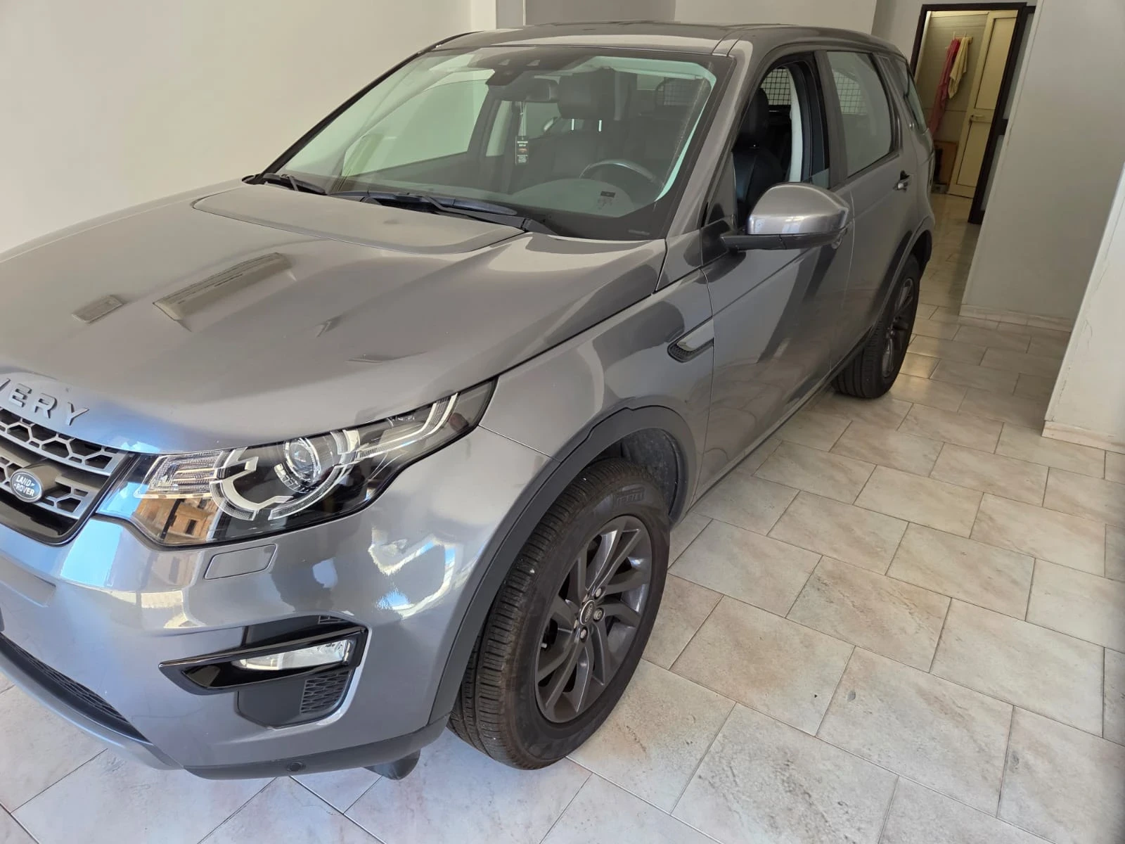 Land Rover Discovery Sport 2.0 TD4 Auto Business Ed. Premium SE, снимка 3 - Автомобили и джипове - 53976238