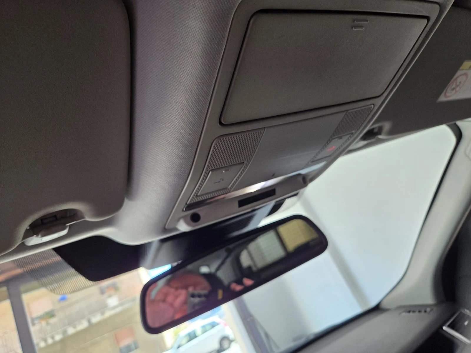 Land Rover Discovery Sport 2.0 TD4 Auto Business Ed. Premium SE, снимка 7 - Автомобили и джипове - 53976238