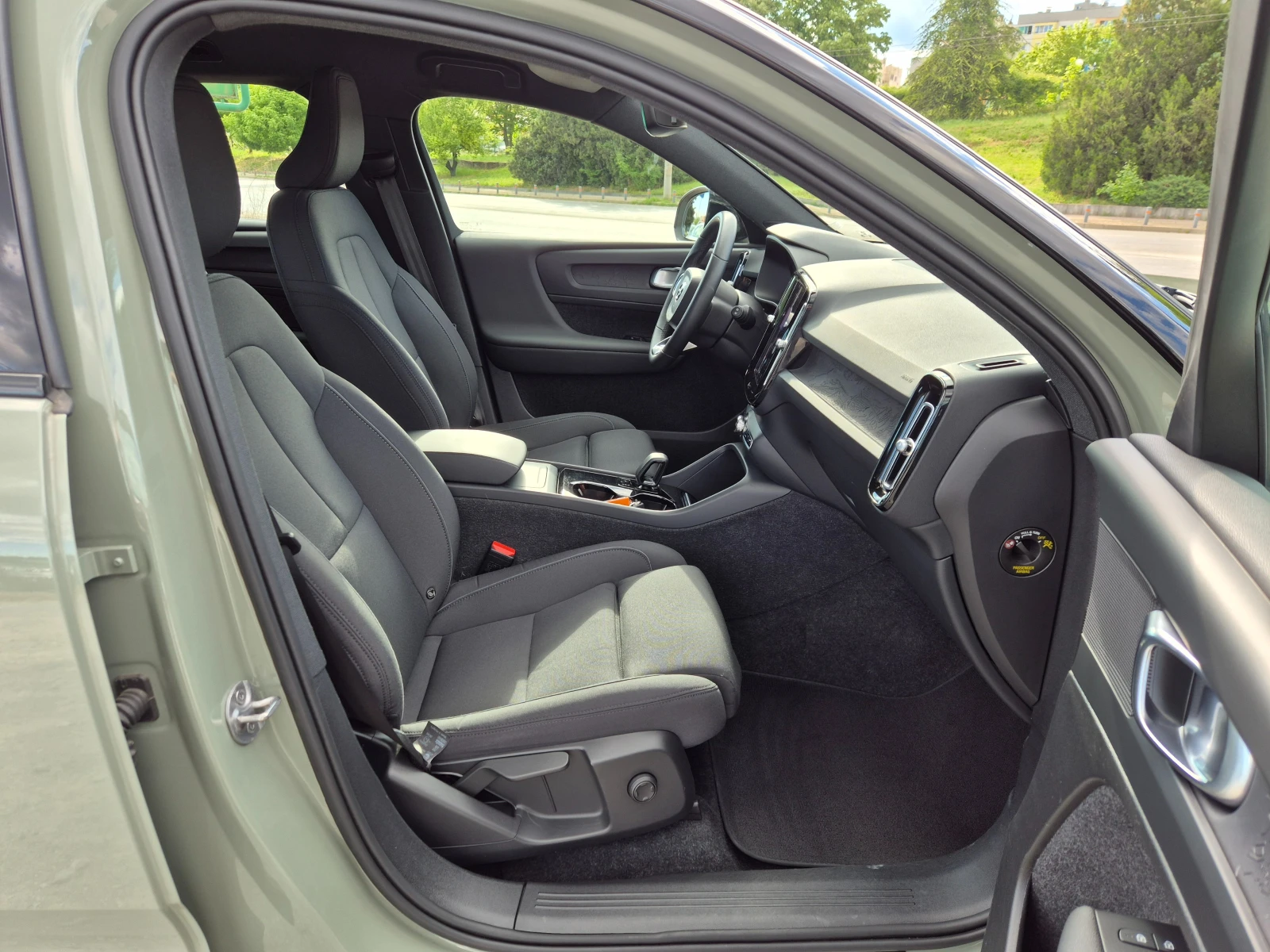 Volvo XC40 Recharge Twin AWD 408PS (78kWh), снимка 9 - Автомобили и джипове - 54605962